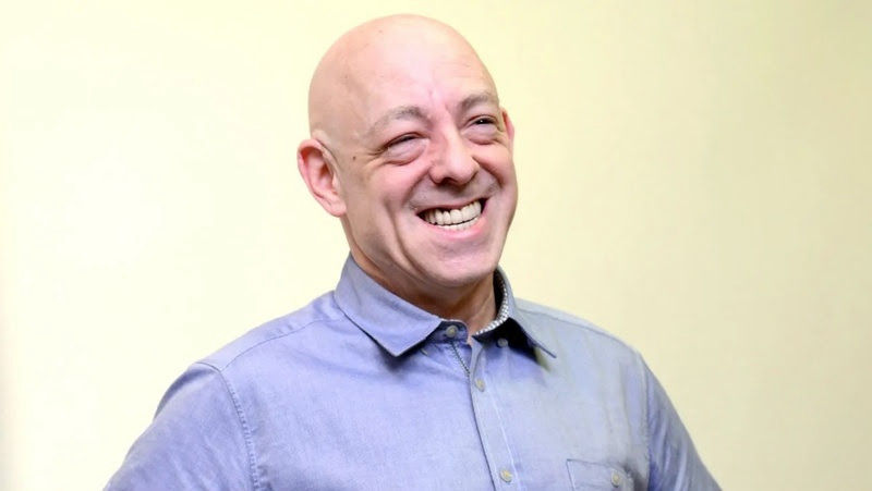 CCXP26 confirma presença de Brian Michael Bendis, cocriador de Miles Morales e roteirista de "Ultimate Spider-Man"
