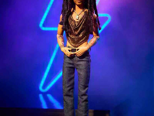 Barbie celebra o legado do ícone da música Lenny Kravitz com boneco colecionável