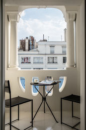 Hotel-Rond-Point-Champs-Elysees-Paris-3.jpg