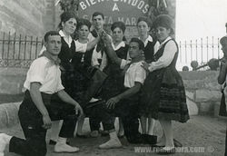 Grupo de coros y danzas de 1958