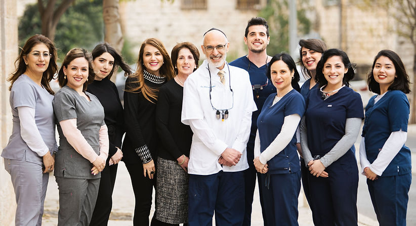 דר שרטר וצוות מרפאת השיניים בירושלים