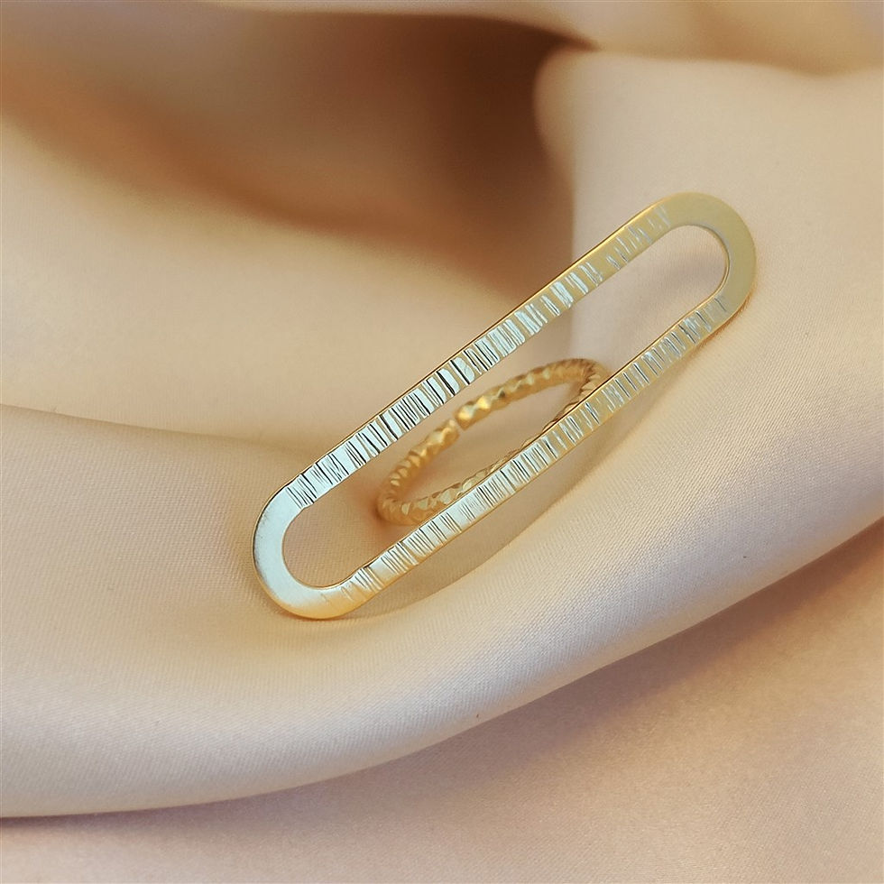 Thumbnail: Janus ring