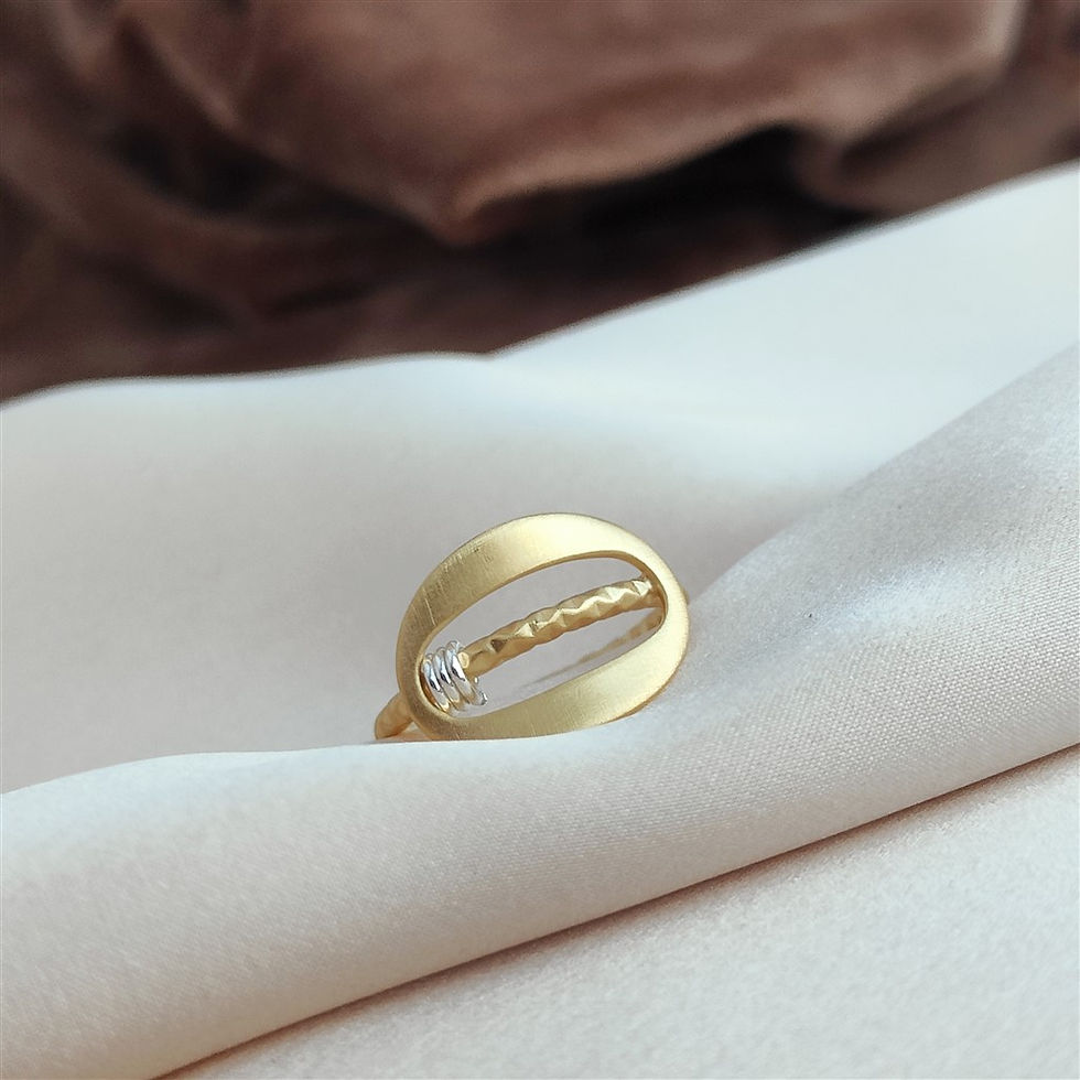 Thumbnail: Bague or et argent finition mate fabriquée à Bruxelles