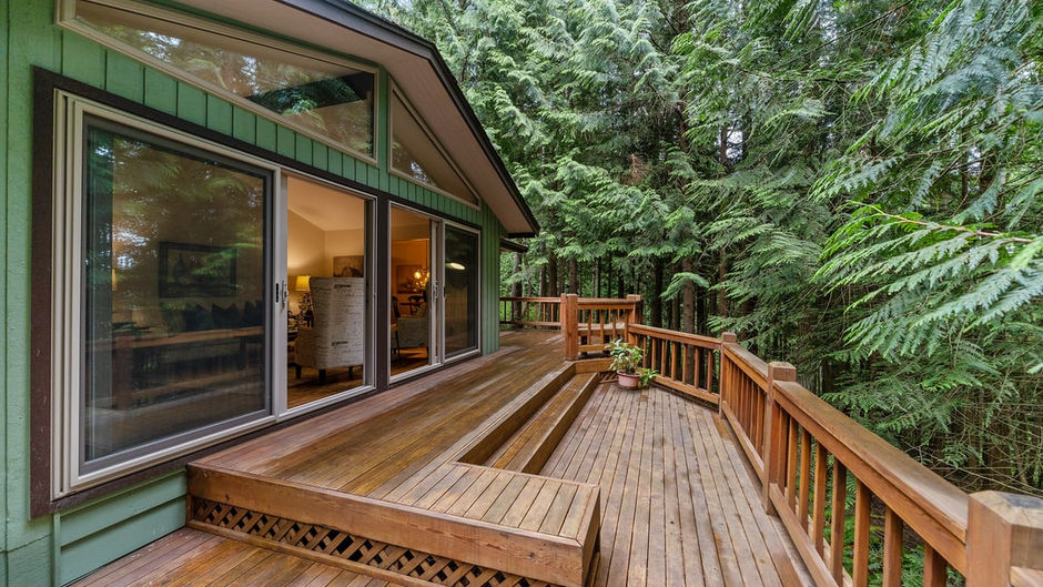 Understanding Compound Decking: A Durable and Eco-Friendly Selection
