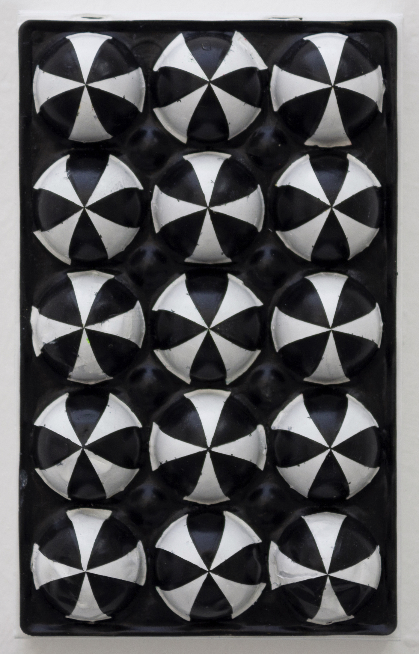 Celtic, Acrylic on plastic mold mounted on a wooden frame, 18 x 11.5 x 6 cm