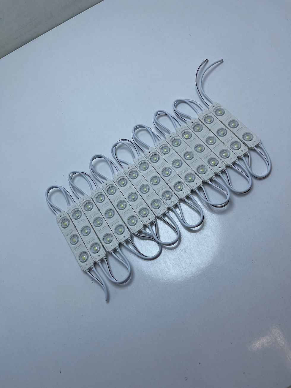 Küçük resim: 12 Volt 1,5 Watt 3 lü Lensli Modül Led Reklamcı Modülü