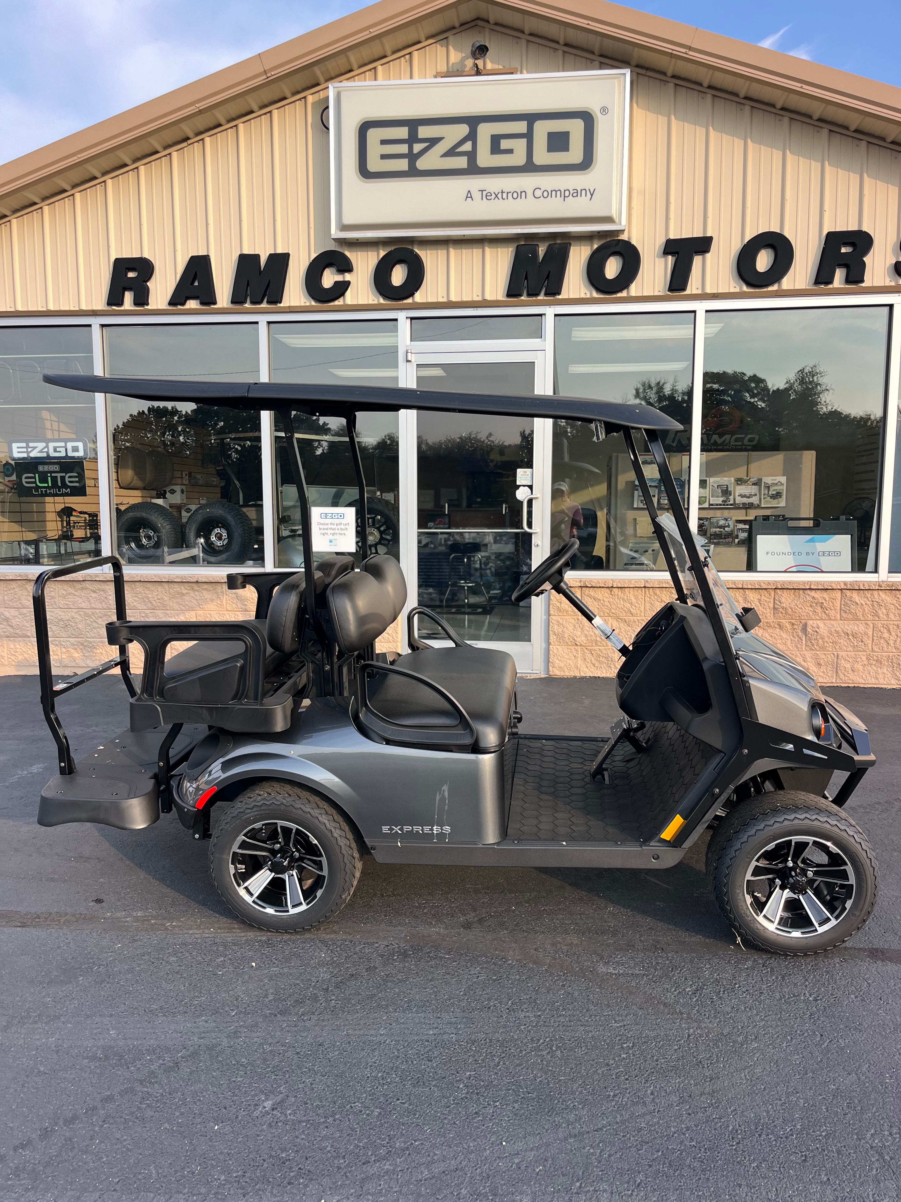 2026 E-Z-GO Express 4 - Connect Package