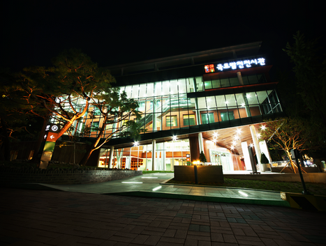 זכוכית מתכהה מבט לעת ערב