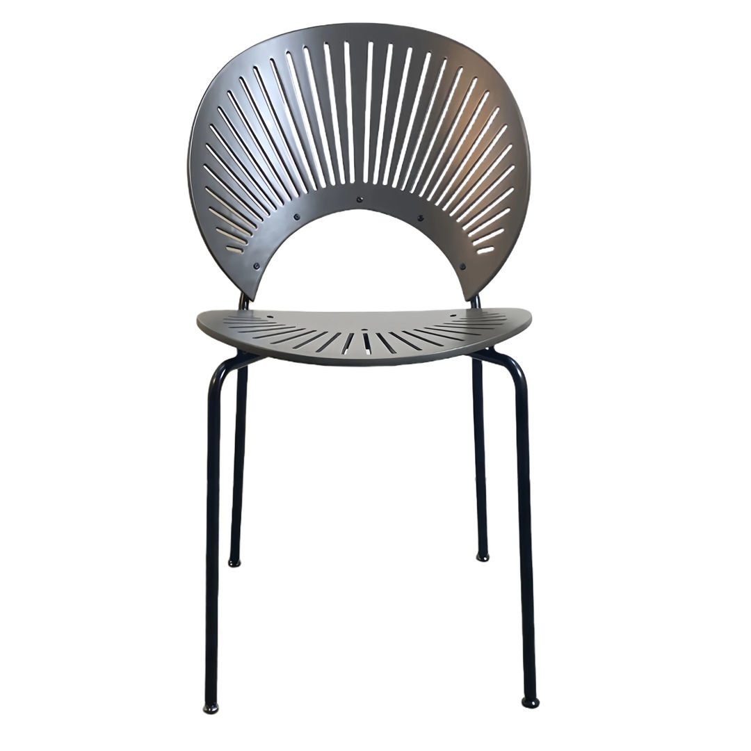 Minimalist Curved Plate Dining Chair with Round Back, Wooden Shell Design