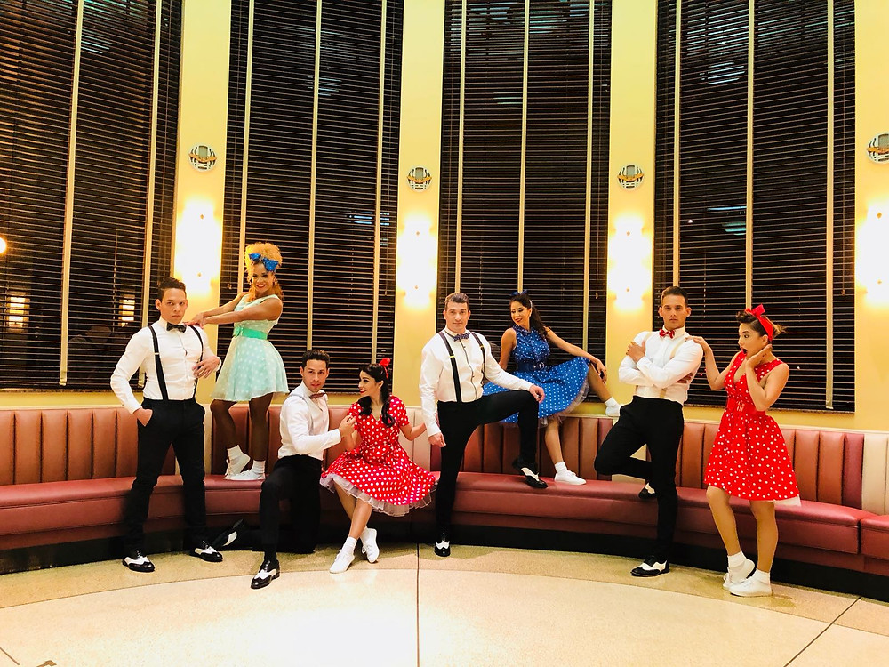Swing dancers