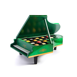 16-Piece Signature Macaron Piano Box