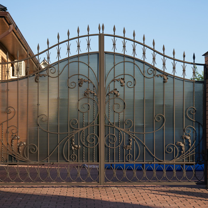Custom Gate