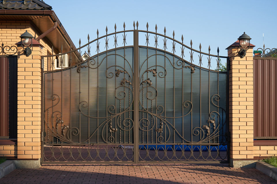 Custom Gate