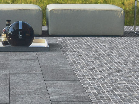 Carrelage extérieur : quelles normes et résistances choisir pour vos terrasses à L'Isle-sur-la-Sorgue ?