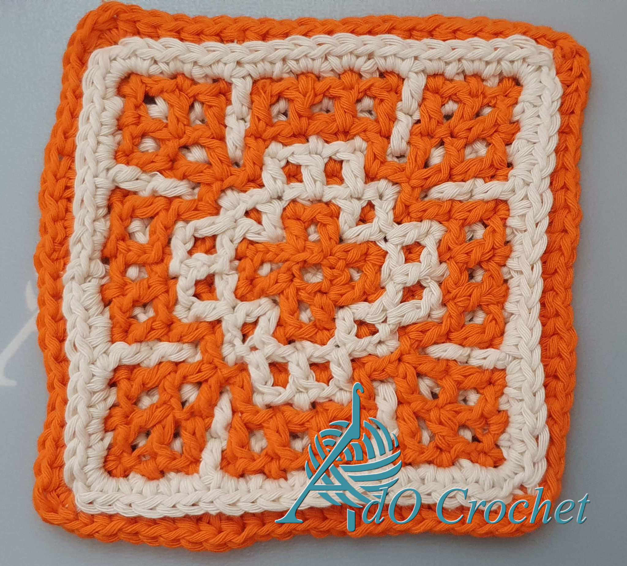 Interlocking Filet Crochet in the round, the basics