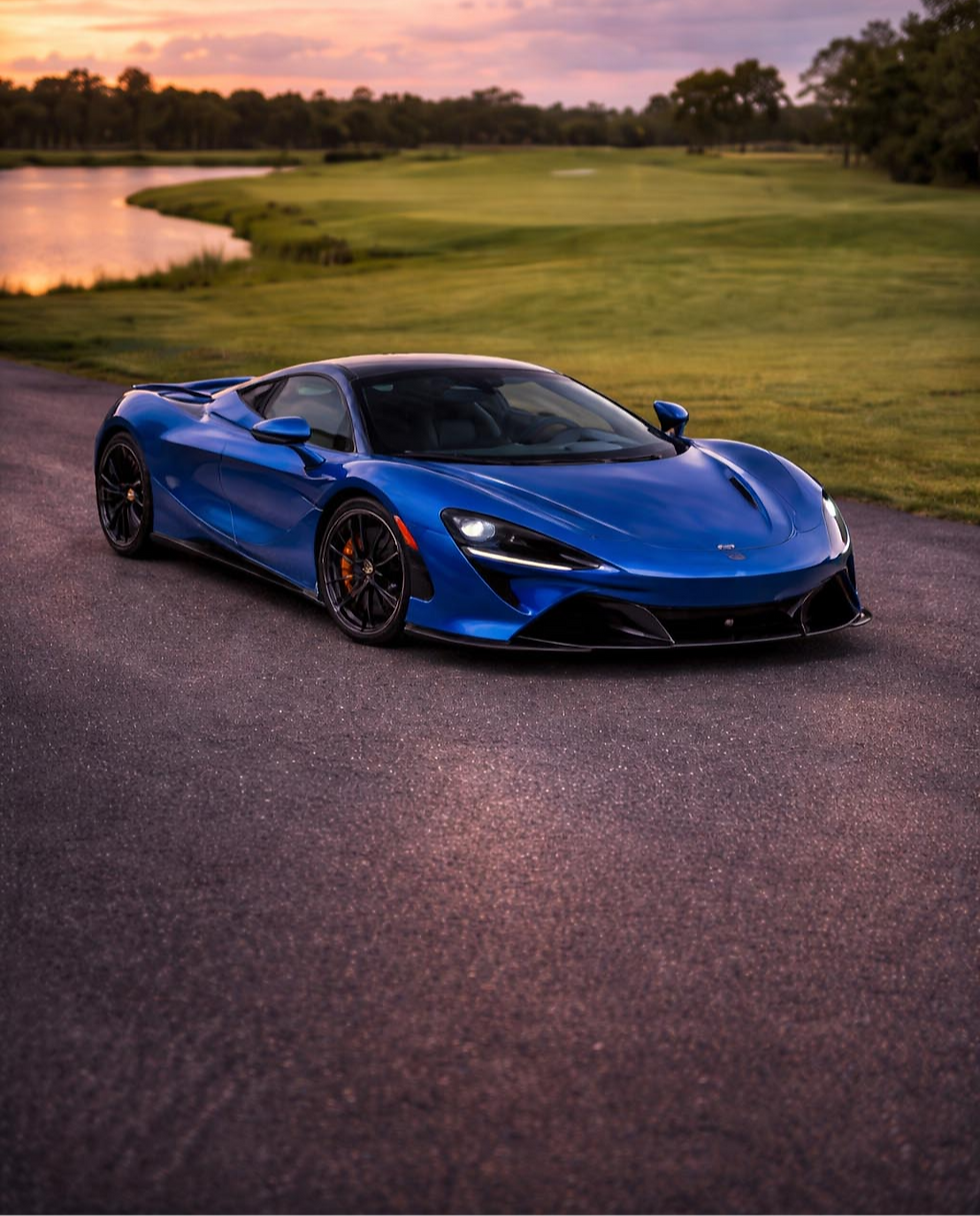 McLaren 750S in Los Angeles street – supercar rental