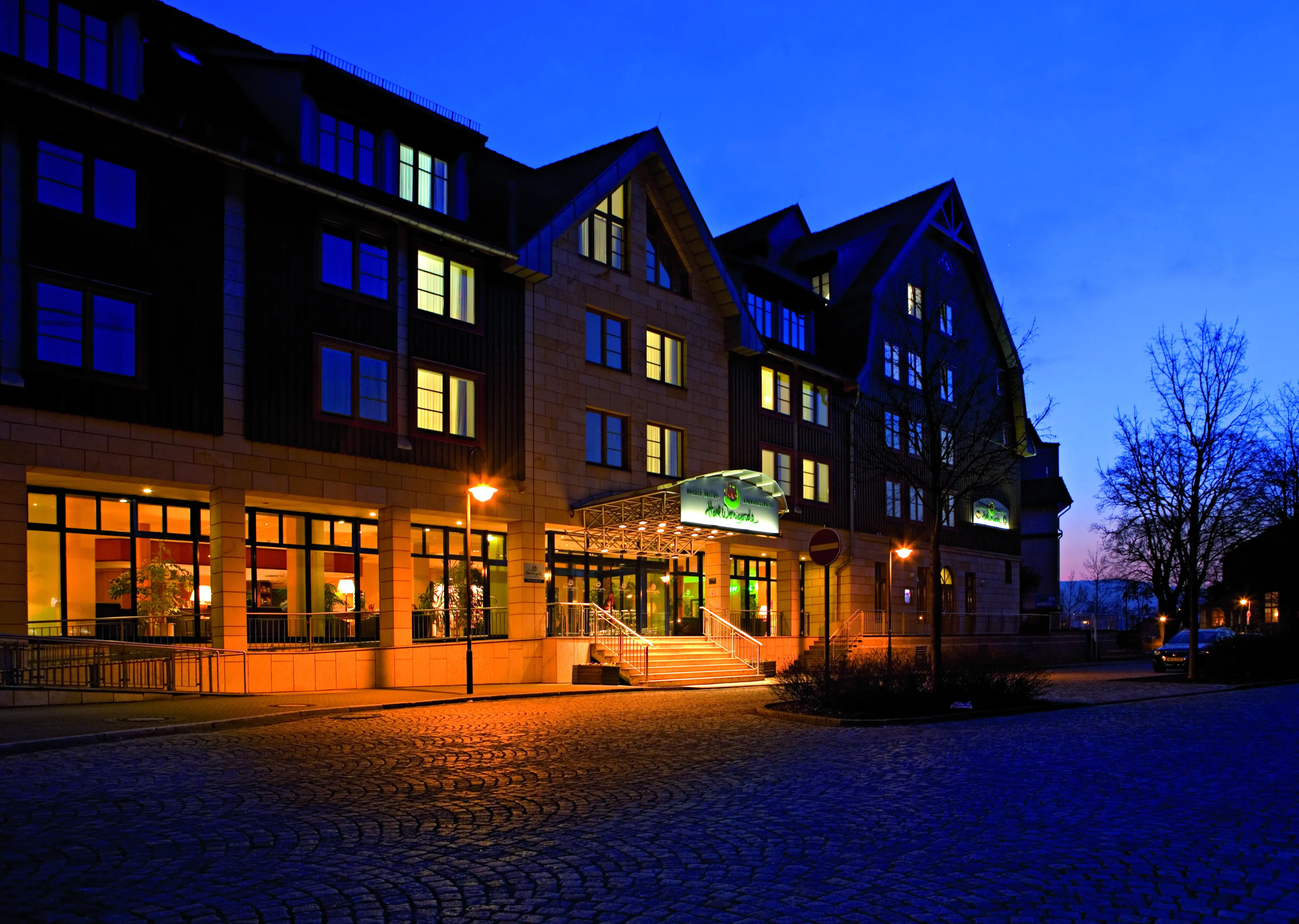 auc39fenansicht-nacht.webp