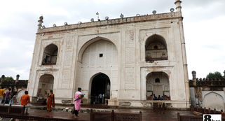 Bibi ka Maqbara
(Mini Taj Mahal)