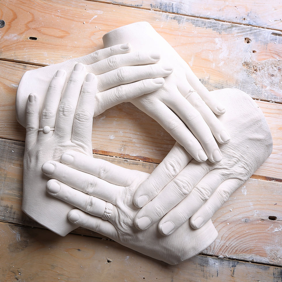 moulage-plâtre-main-famille-souvenir
