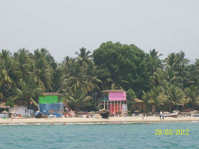 Palolem_Beach_shacks