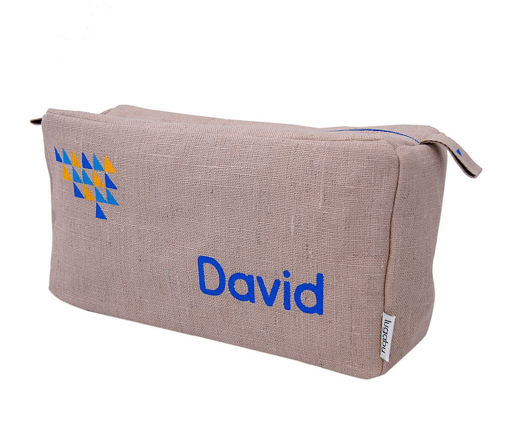 Νεσεσέρ με όνομα μπλε και σχέδιο τρίγωνα