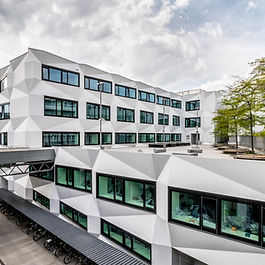 The University of Lucerne provides academic programs in law, humanities, and social sciences. Students have the opportunity to engage in rigorous academic pursuits and benefit from a cultural and scenic environment. The academic programs are designed to foster critical thinking, research skills, and a global perspective.