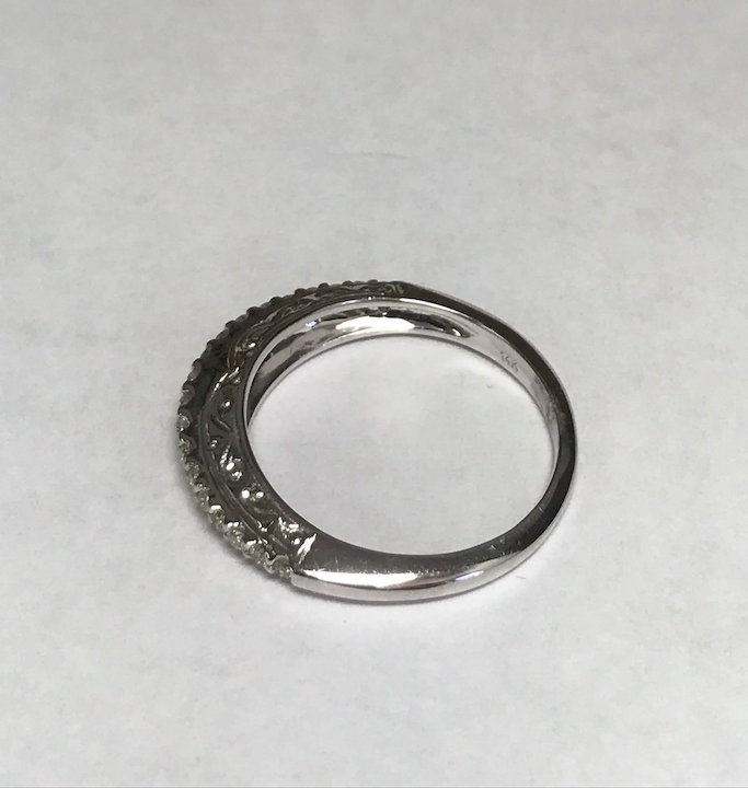Thumbnail: 14 K White Gold Etched 0.28 ctw Diamond Band