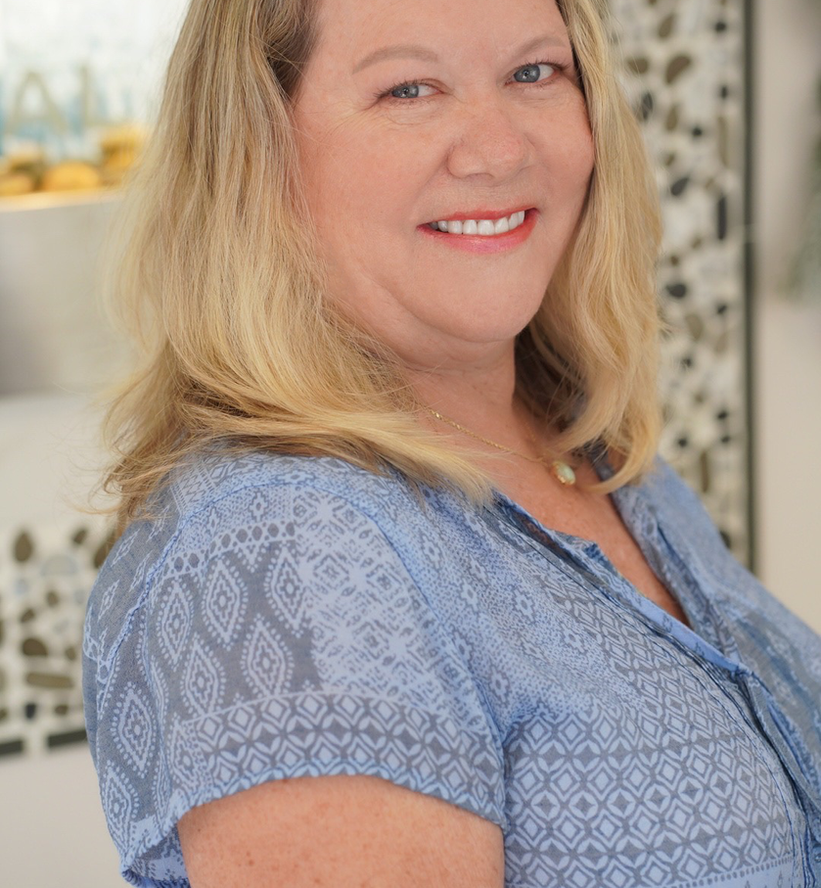 Smile Makeover - Crowns & Veneers