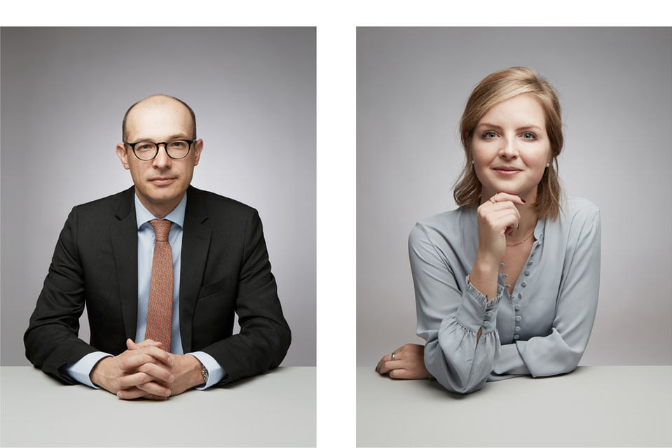 Professionelles Portrait für Corporate-Auftritt – ideal für Website, LinkedIn oder PR. Klare Bildsprache und authentische Ausstrahlung, fotografiert von Pascale Weber in Zürich. / Professional portrait for corporate use – ideal for website, LinkedIn, or PR. Strong visual language and authentic presence, photographed by Pascale Weber in Zurich. 