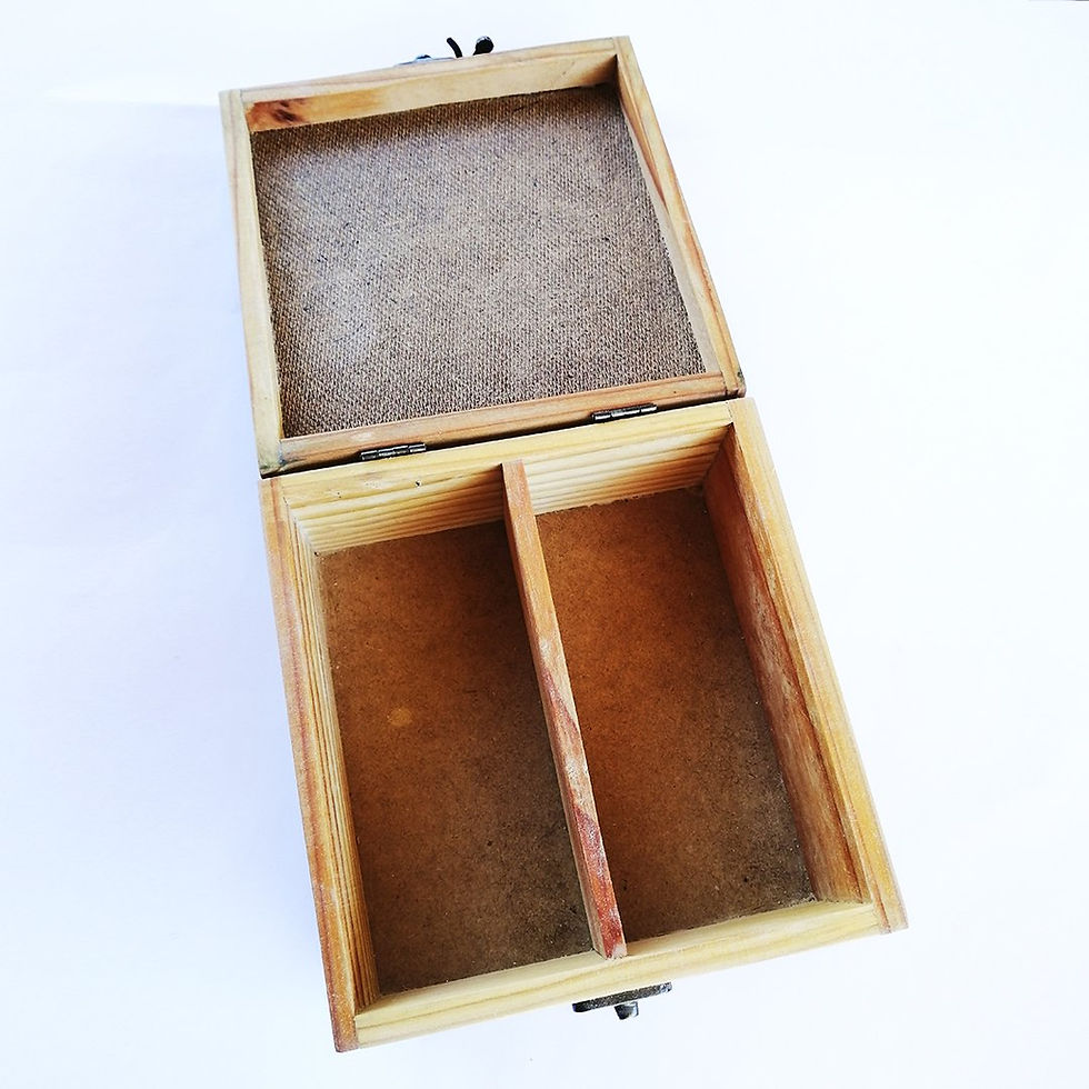 Miniatura: Caja cuadrada madera