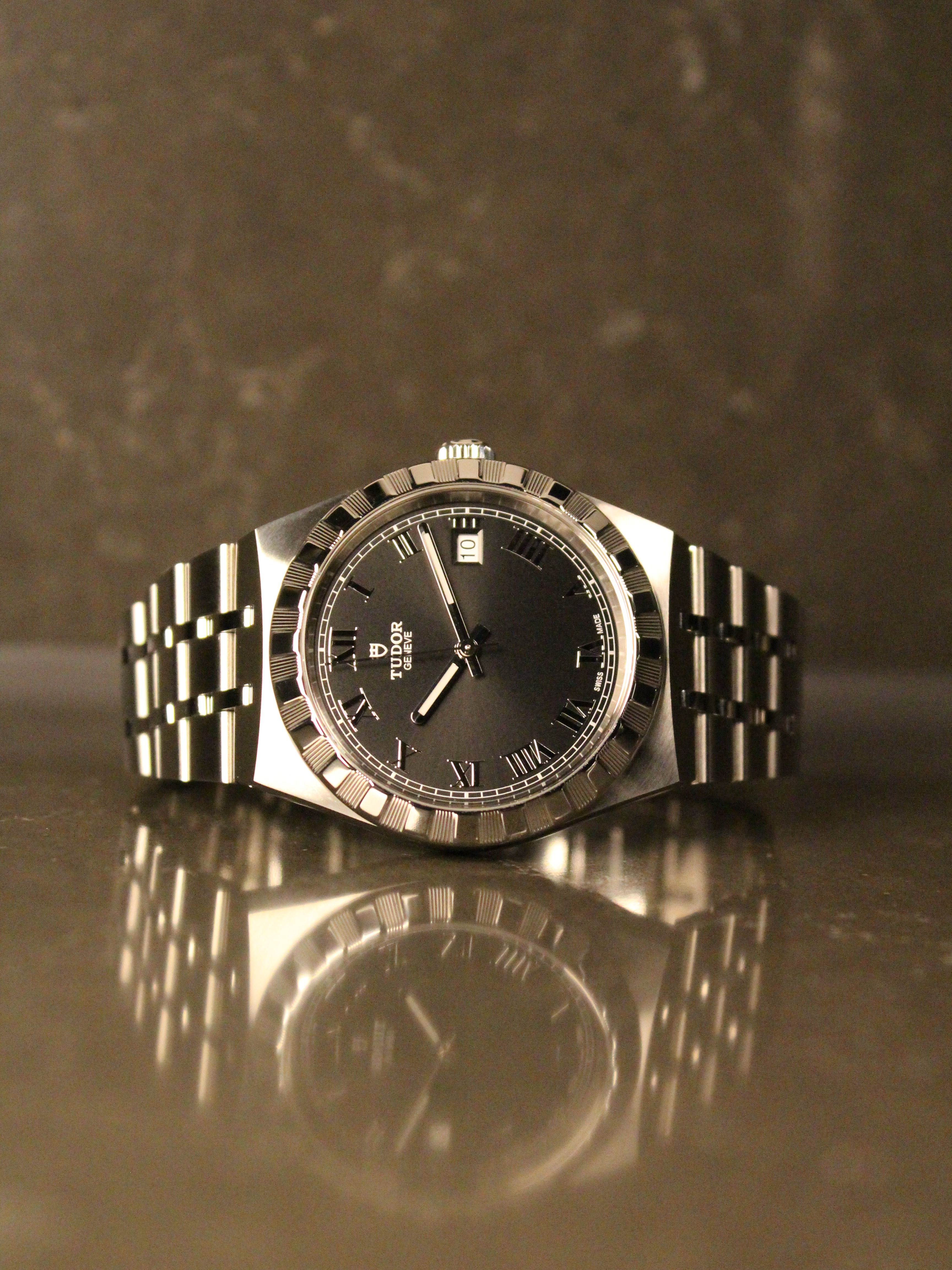 Tudor Royal 38 (ref. 28500)  
