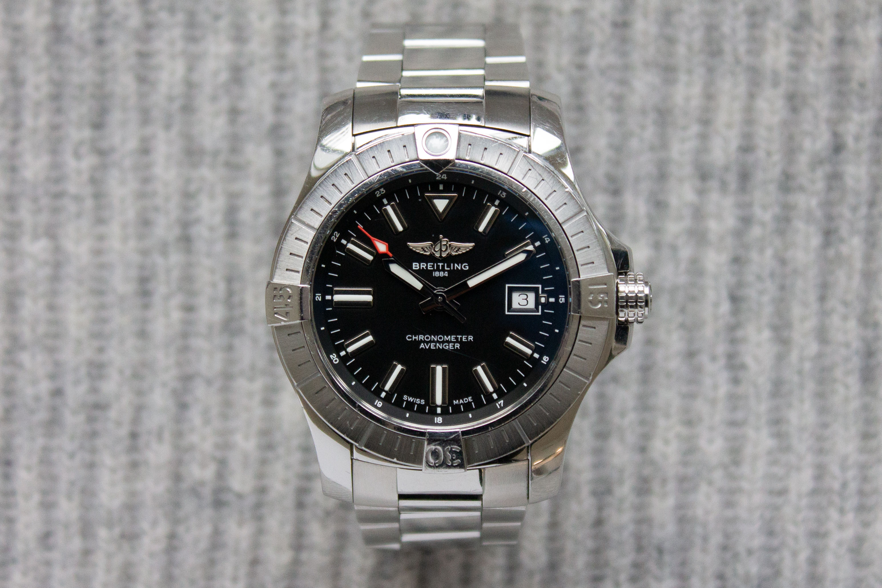 Breitling Avenger Automatic 43, (ref. A17318101B1A1)