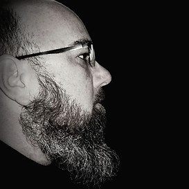 Web Tom profile a_edited_edited.jpg