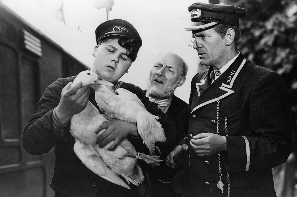 Graham Moffatt, Moore Marriott and Will Hay in 'Oh, Mr. Porter!' (1937)