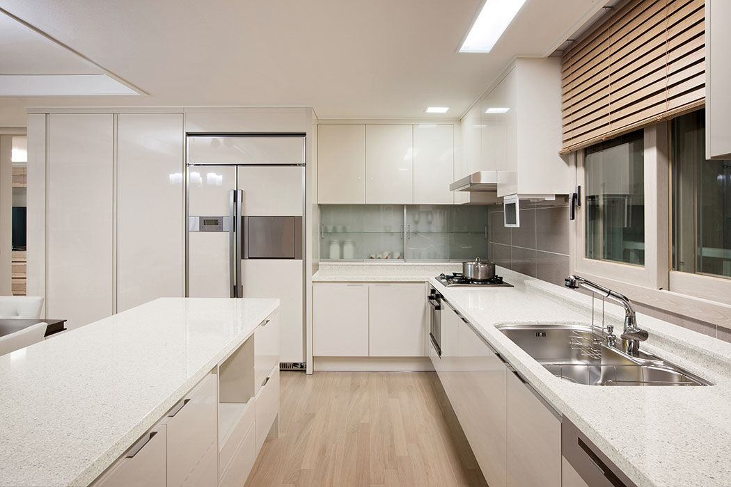 Aleutian White by Radianz