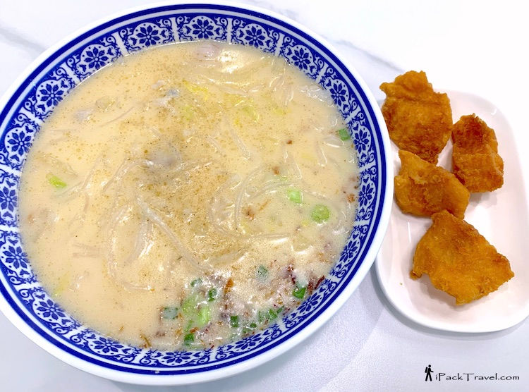Ron Sheng Fish Soup Premium (荣胜鱼汤): Double Fish Soup (双鱼汤) with bee hoon in milky soup