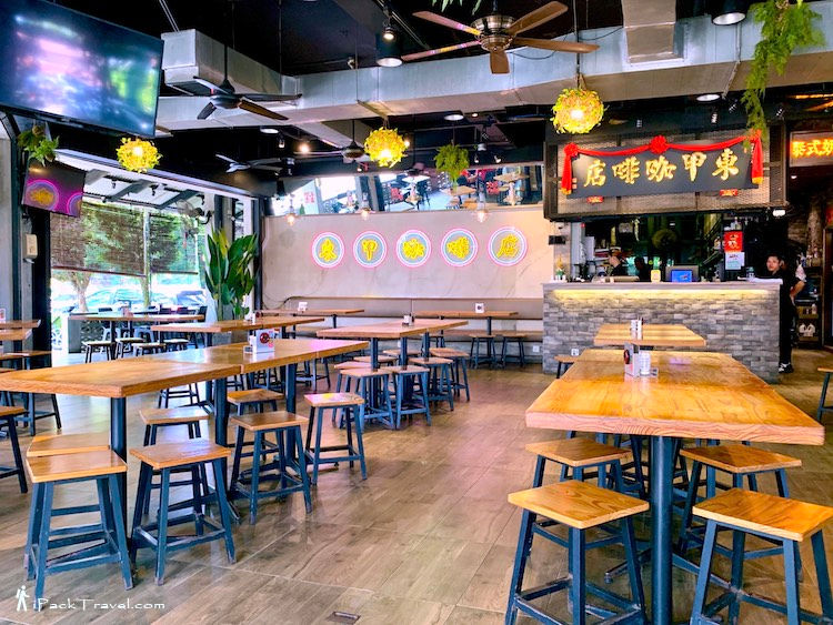 Tangkak Kopitiam (东甲咖啡店): Interior