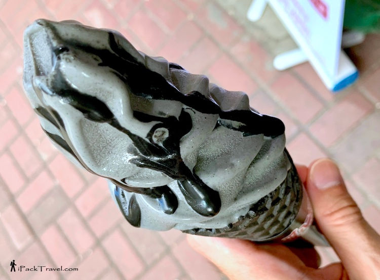 Heartwarming (暖心芝作): Black Sesame Soft-Serve Ice-Cream (特浓黑芝麻软雪糕)