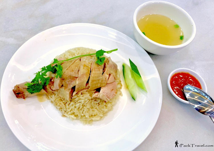 Empurau Kopitiam (忘不了.南洋咖啡店): Steamed chicken drumstick rice