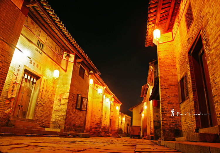 Huangyao Town at night