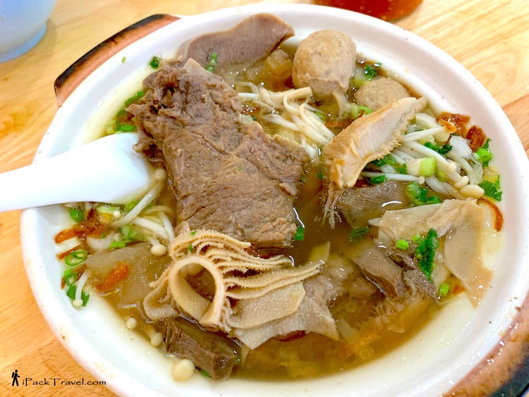 Tangkak Beef (东甲牛腩面): Signature All Mix Claypot (经典排骨全杂沙煲)