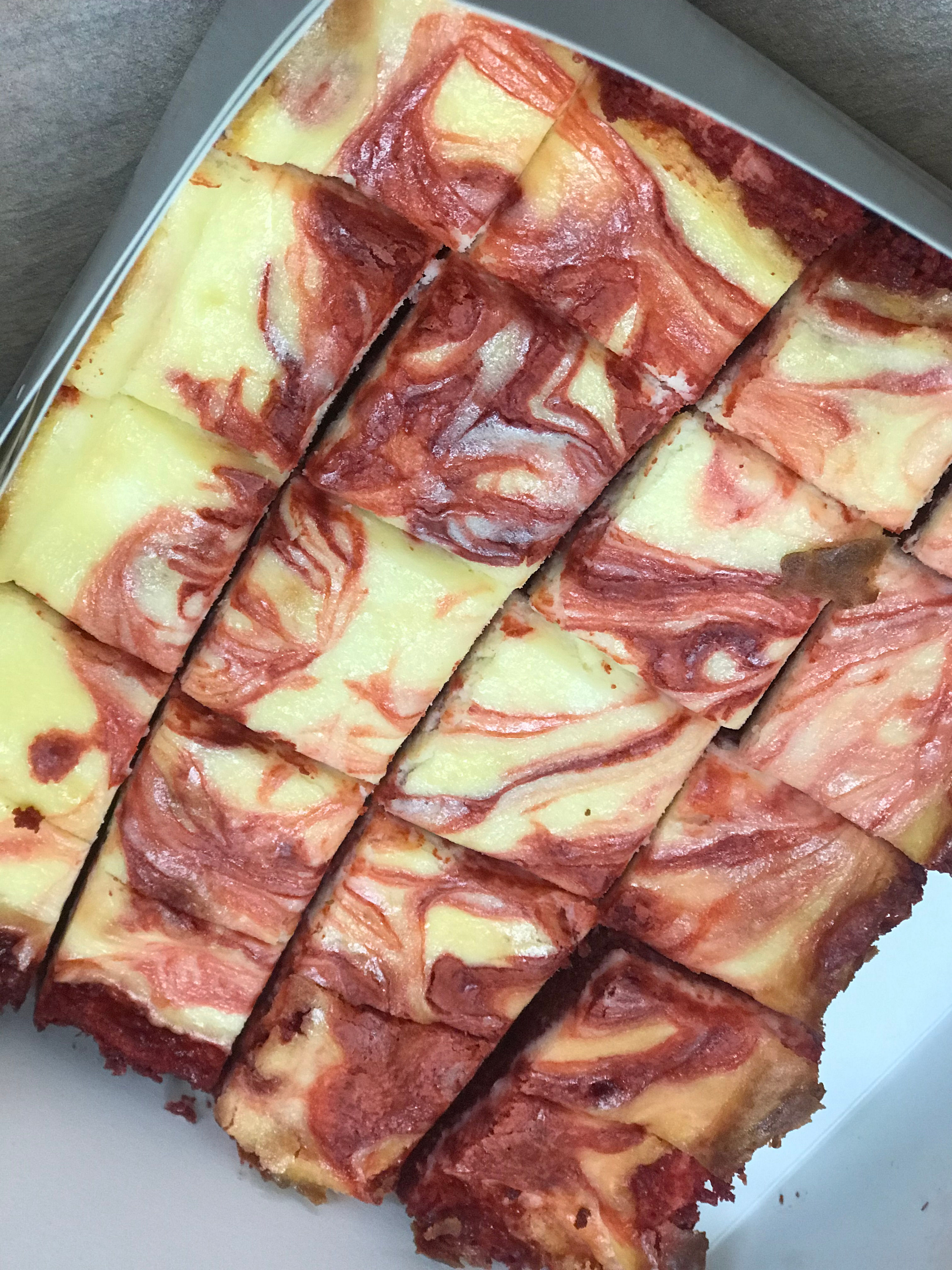 Red Velvet cheesecake brownies