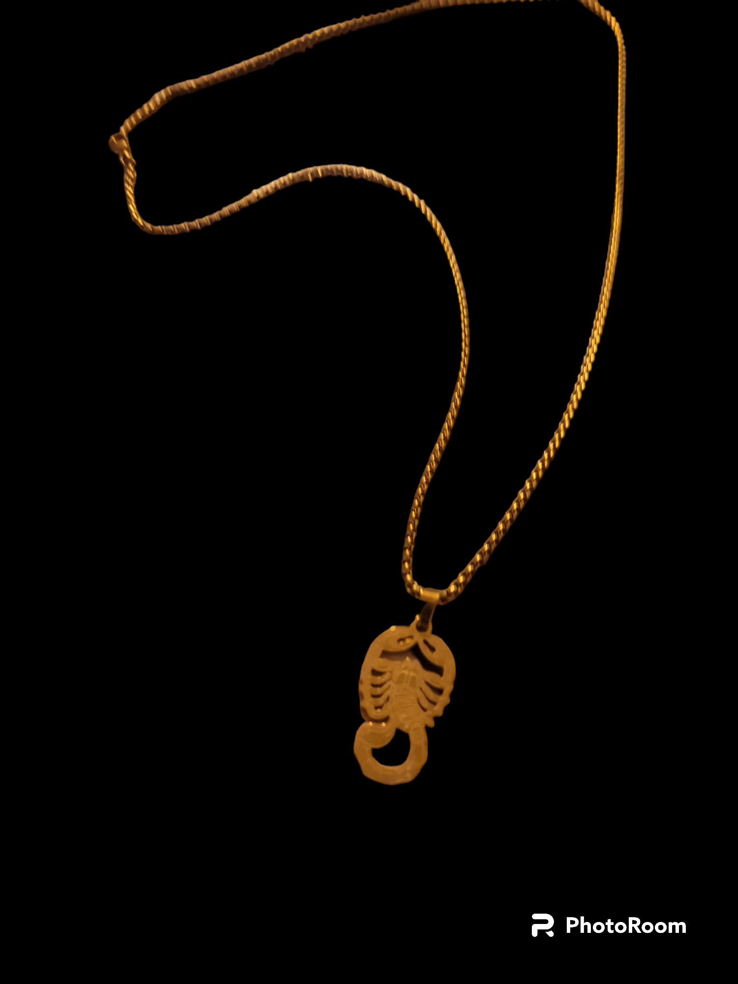 Chaîne couleur or stainless  scorpion