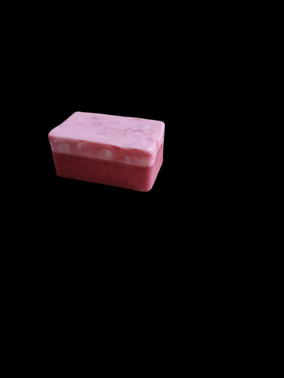 Savon au lait de chevre parfum fraise