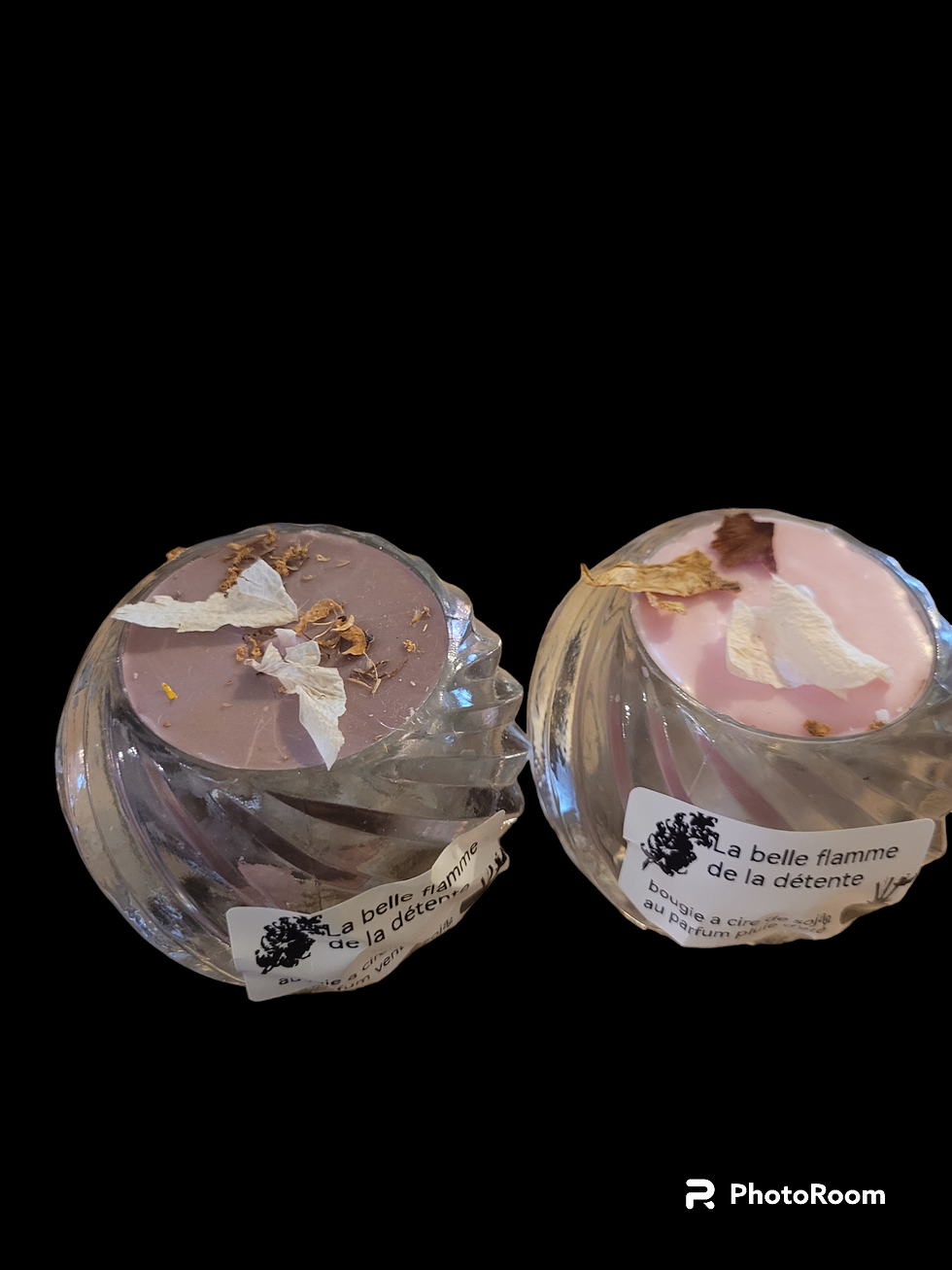 2 bougie a cire de soja au parfum air frais et l'autre pluie dete
