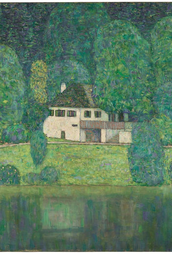 Ölgemälde zeigt weißes Haus am See umringt von Bäumen