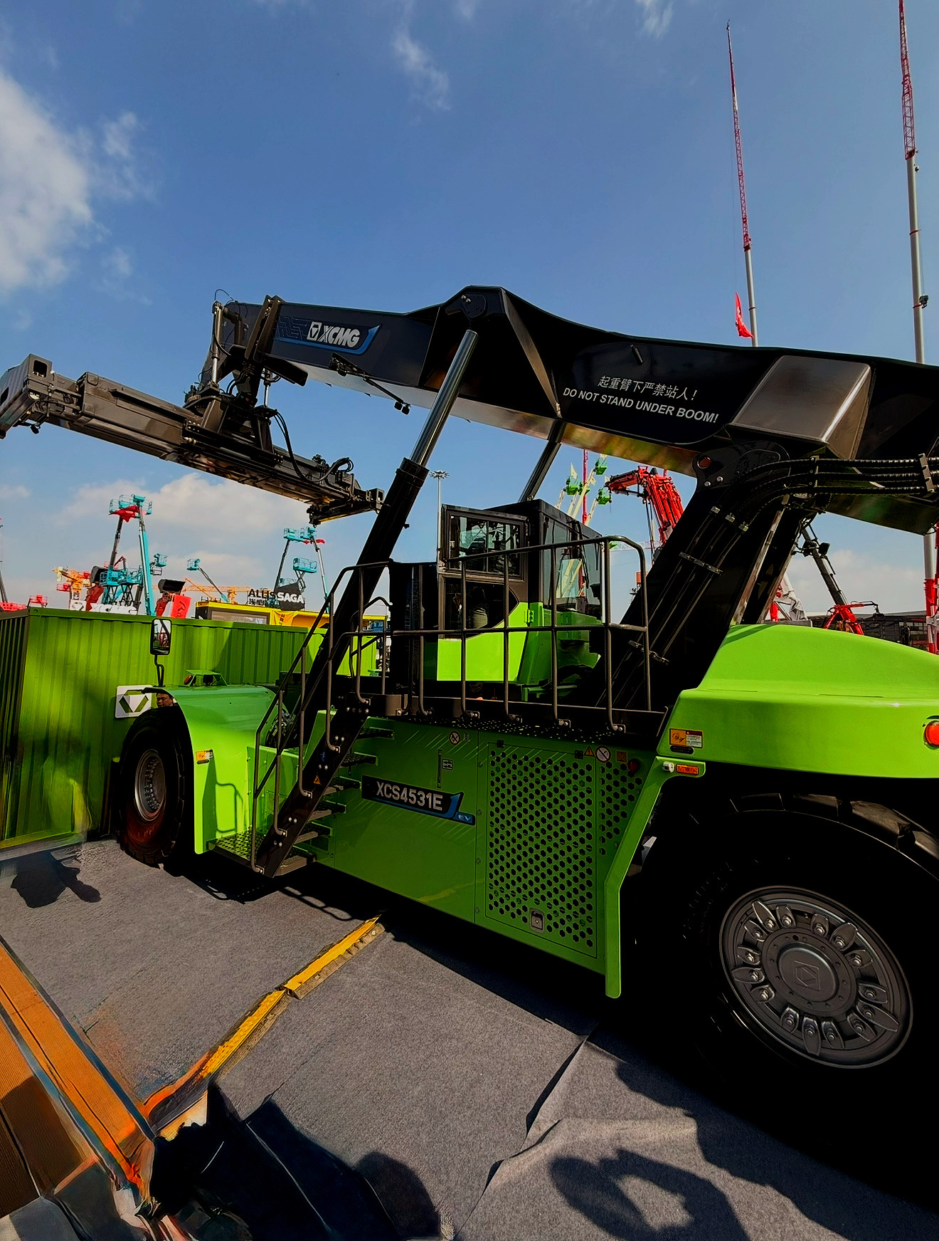 XCS4531-E Reach Stacker