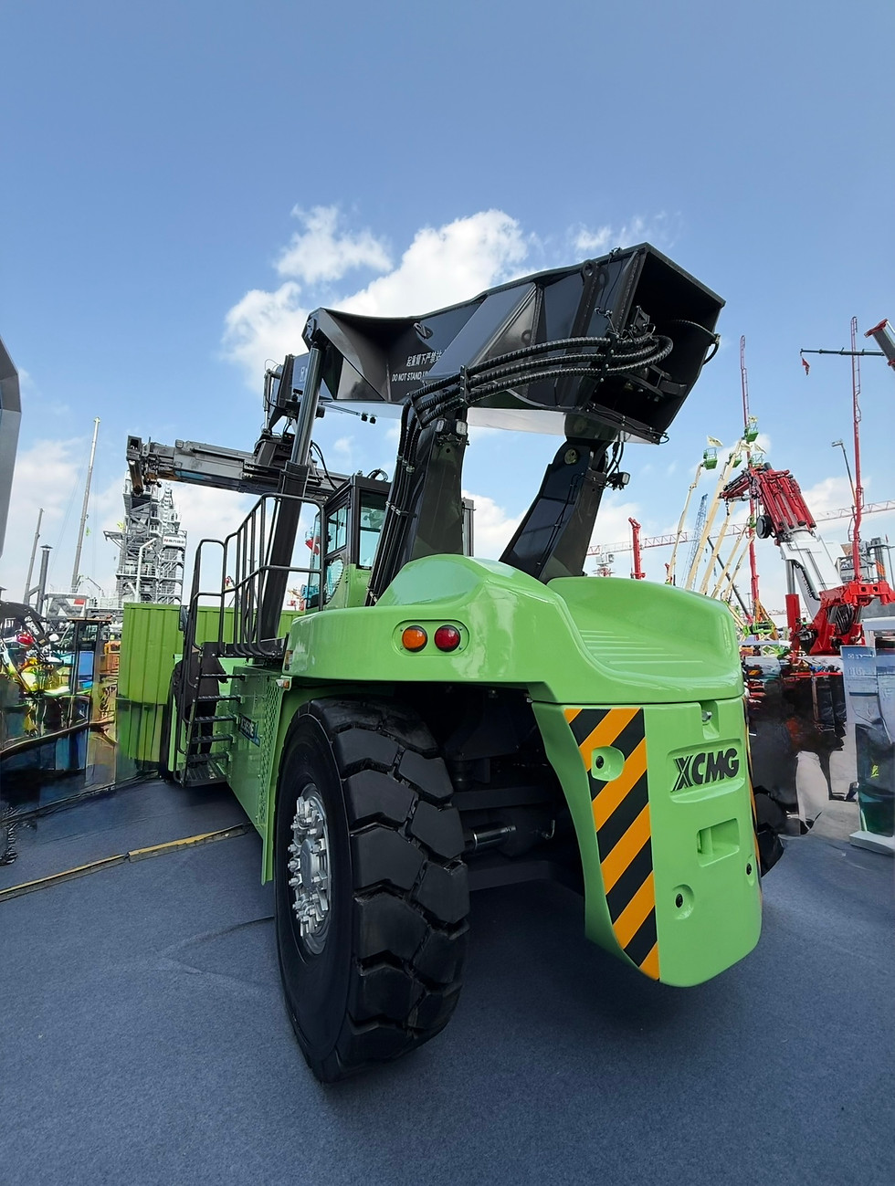 Küçük resim: XCS4531-E Reach Stacker