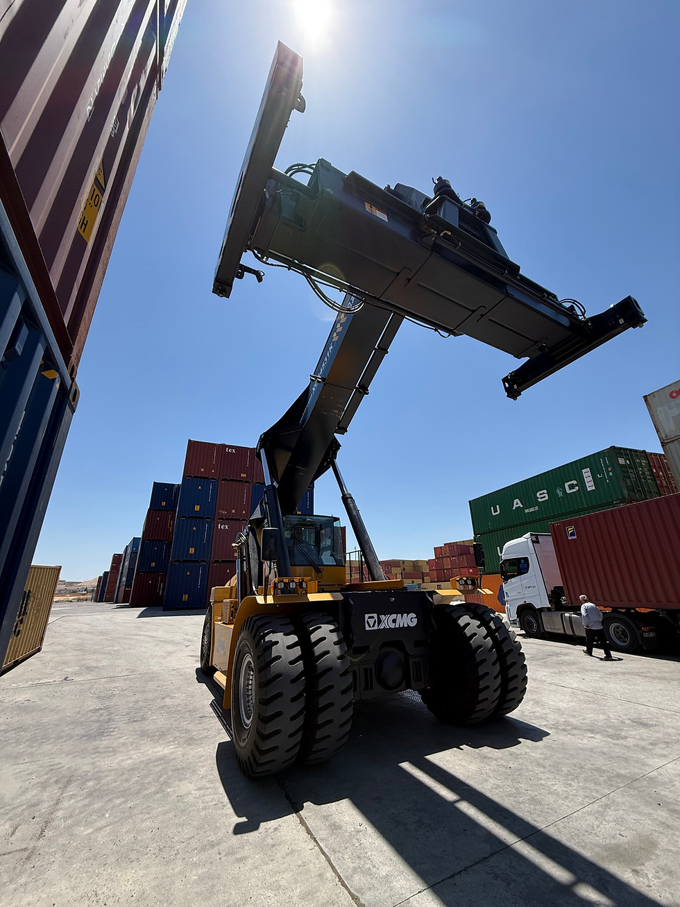 Küçük resim: XCS4531K Stacker (Konteyner İstifleme Makinesi)