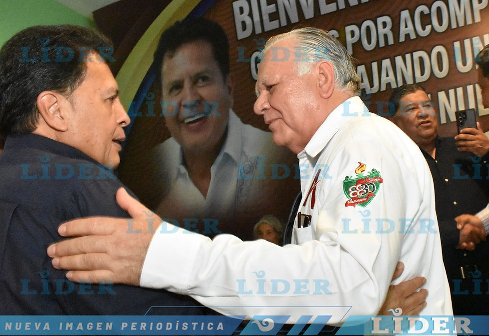 Ricardo Aldana saluda fraternalmente a Javier Inés Ramos
